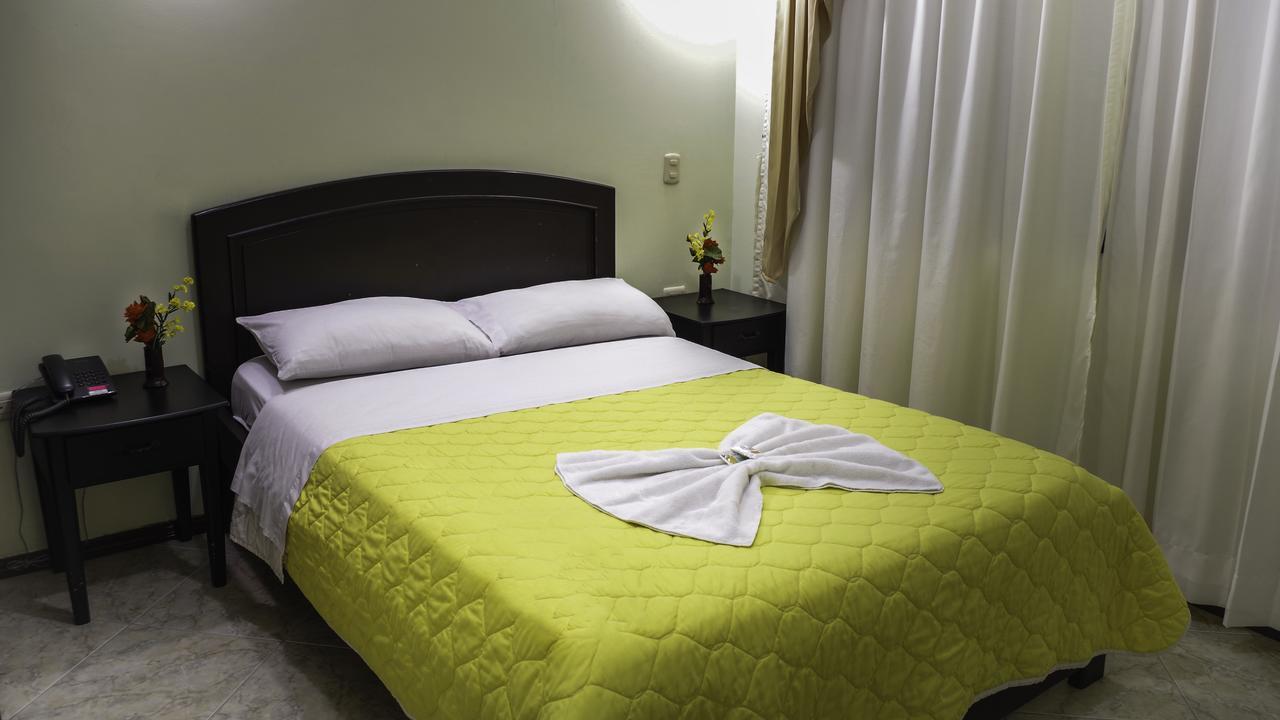 Hotel Oro Negro Puyo Kültér fotó