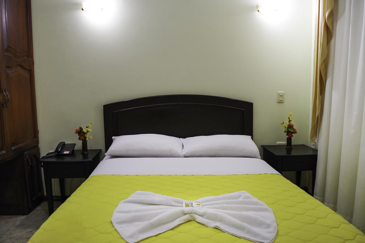 Hotel Oro Negro Puyo Kültér fotó