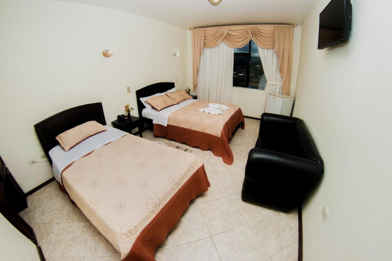 Hotel Oro Negro Puyo Kültér fotó